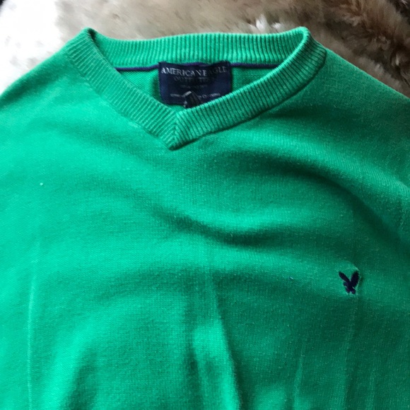 V-neck Crewneck sweater - Picture 2 of 3